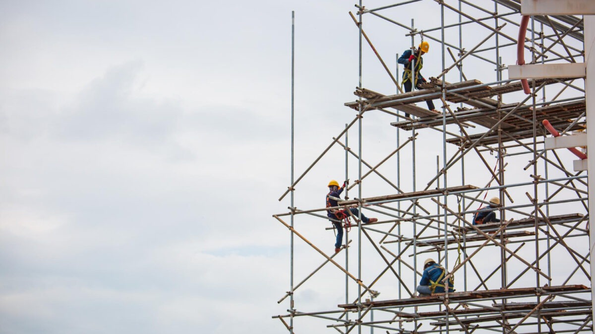 Kiedy praca na rusztowaniach staje się niebezpieczna?