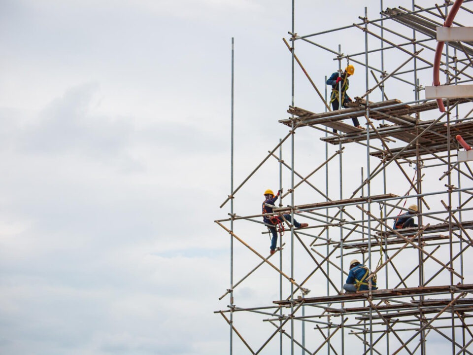 Kiedy praca na rusztowaniach staje się niebezpieczna?